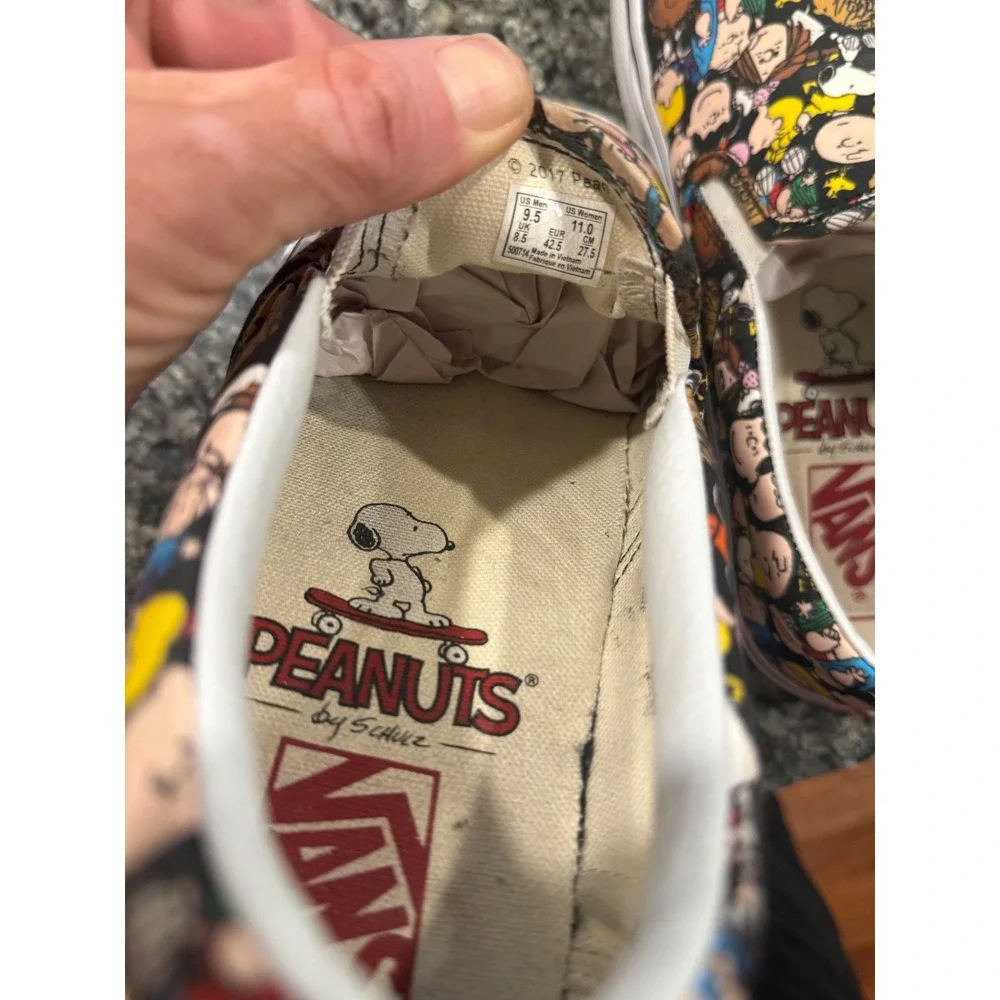 Vans Slip-On Peanuts Mens 9.5 Multi Color Good Charlie Brown Gang All Over Print